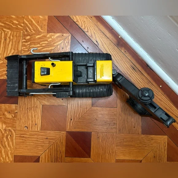 Tonka Toy Digger/Backhoe with Tracks - Picture 2 of 4